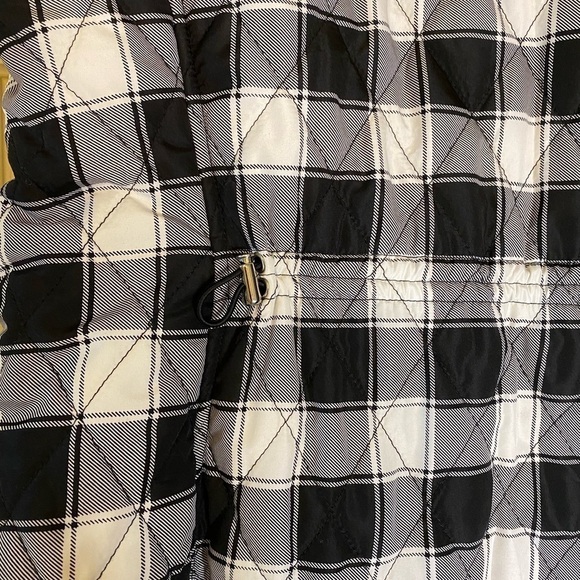 Croft & Barrow Black / White Plaid Size Large womens Vest - Picture 5 of 6